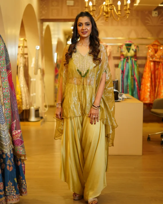 Tissue Embroidered Cape With High-Low Pants